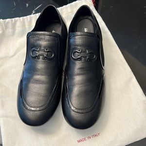 Salvatore Ferragamo “JAYDA 15” Black Leather Heeled Loafers